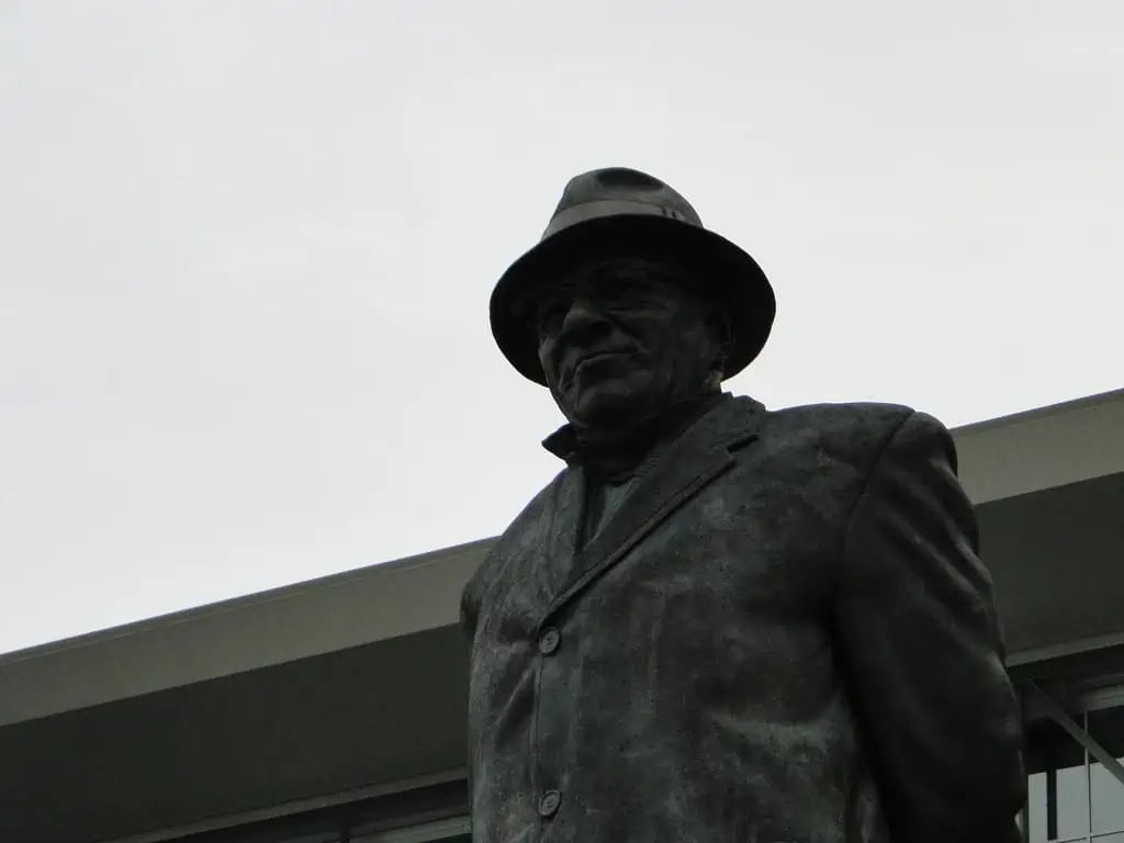 Lombardi Statue at Lambeau - American Football Experience