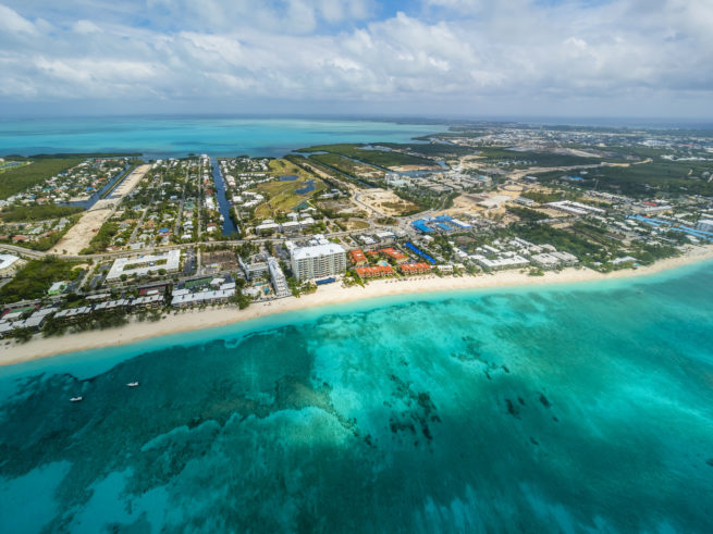 Seven Mile Beach in Grand Cayman - Ultimate Beach Bucket List