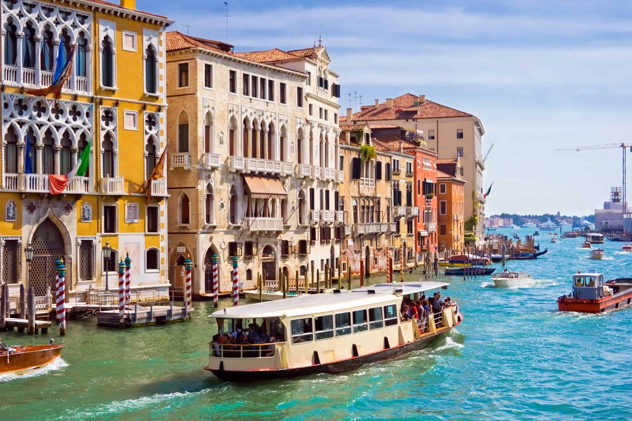 Vaporetto - How to Get to Venice