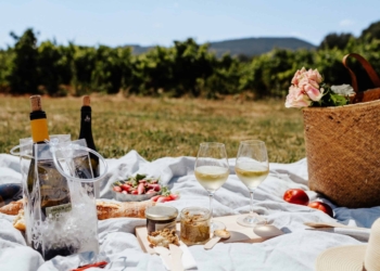 The Southern Rhône's gastronomy is characterized by fresh local ingredients, robust flavors, and a close connection to the region's vineyards and farms. Photo credit: Camille Meffre.